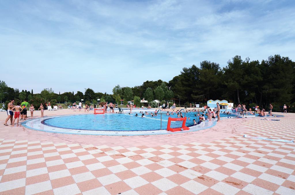Happy Camp Mobile Homes In Centro Vacanze Bi Village Fažana Eksteriør billede